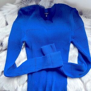 Dynamite long sleeve top in medium worn twice great condition no fading